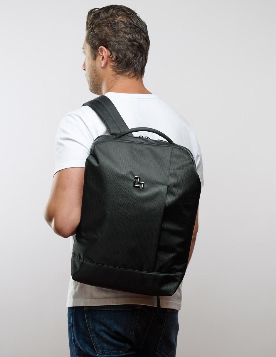 Mochila con portalaptop 7