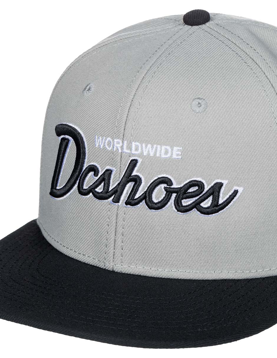Gorra con visera plana snapback para hombre 2