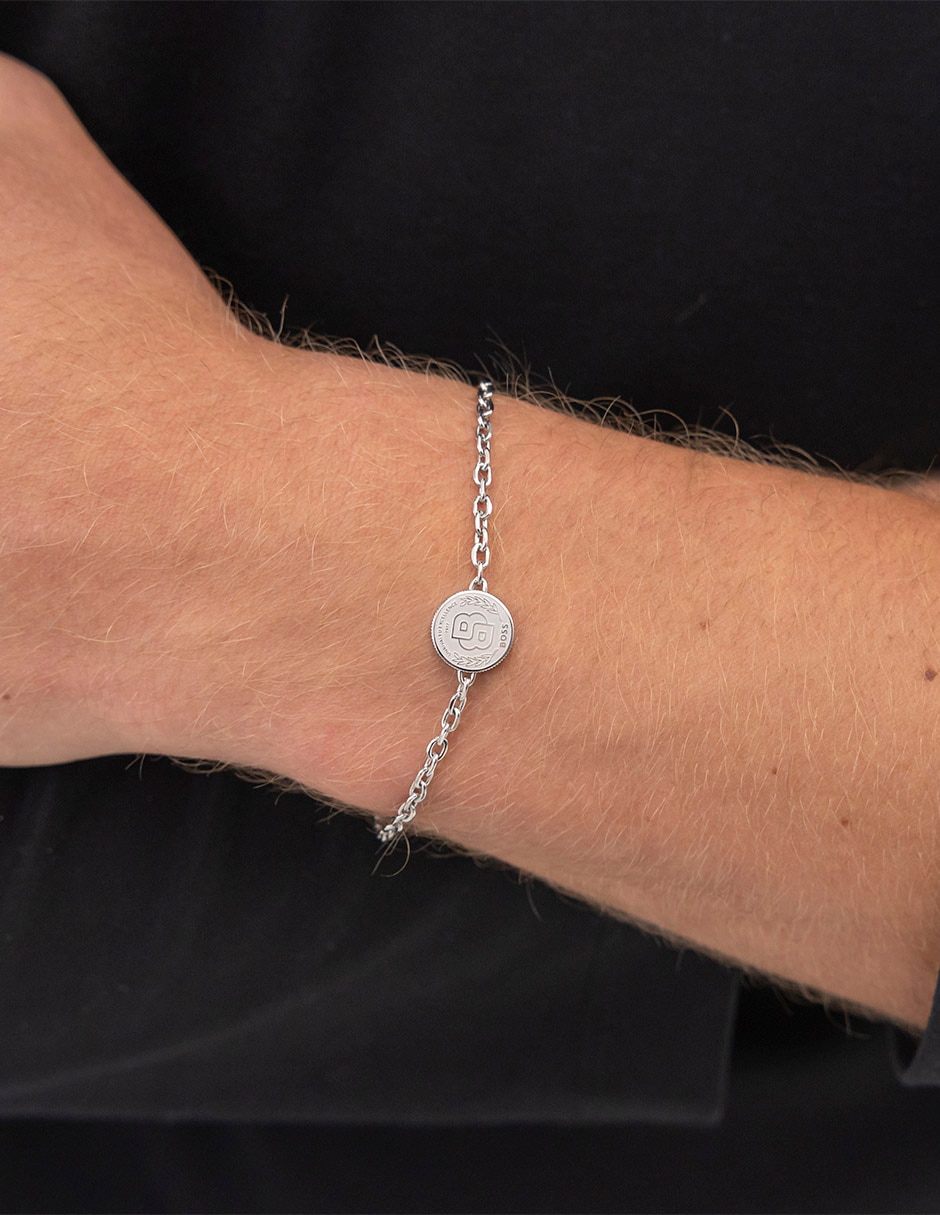 Brazalete Double B Coin acabado brillante 5