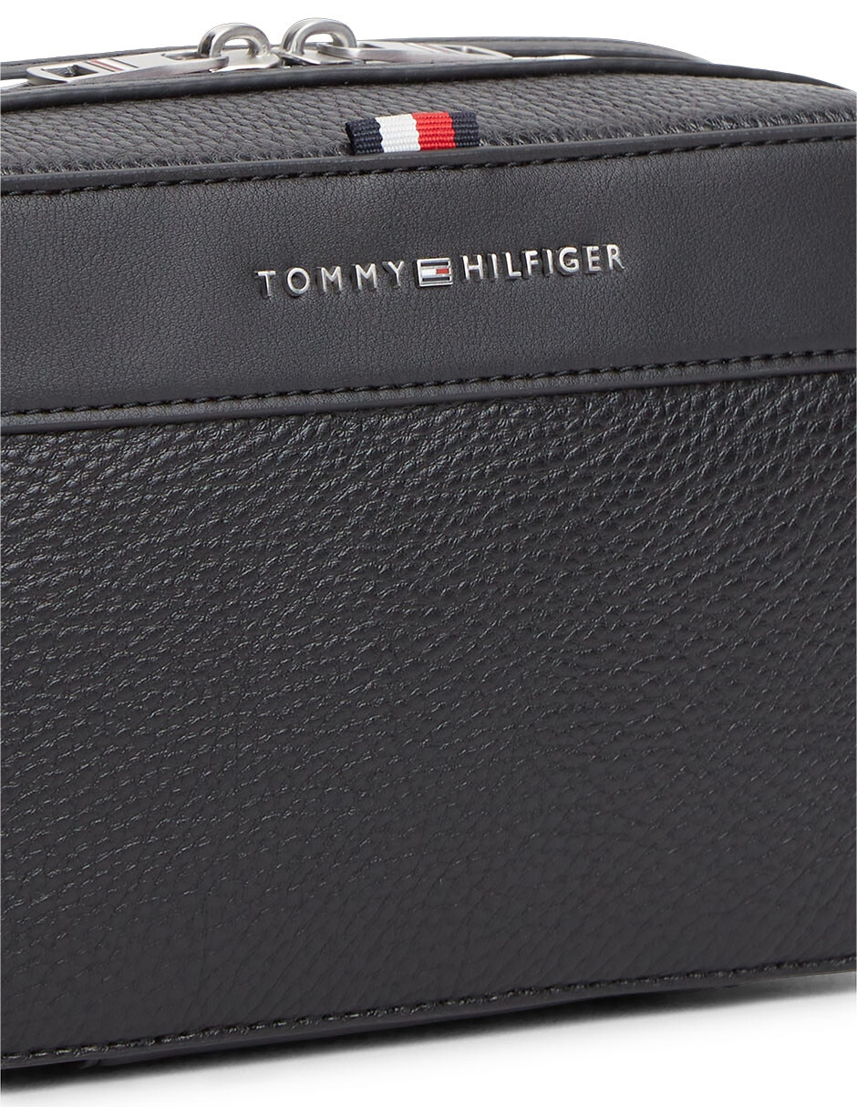 Neceser casual multiusos tommy th central para hombre 4